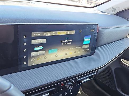 Used 2025 Nissan Kicks SR image 16