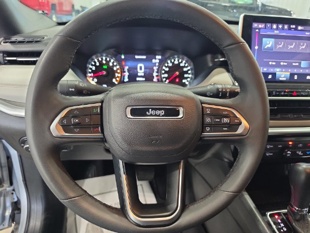 Used 2025 Jeep Compass Limited AWD/4WD image 20