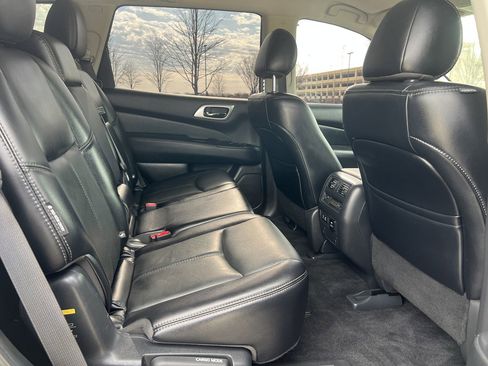 Used 2020 Nissan Pathfinder SL image 13