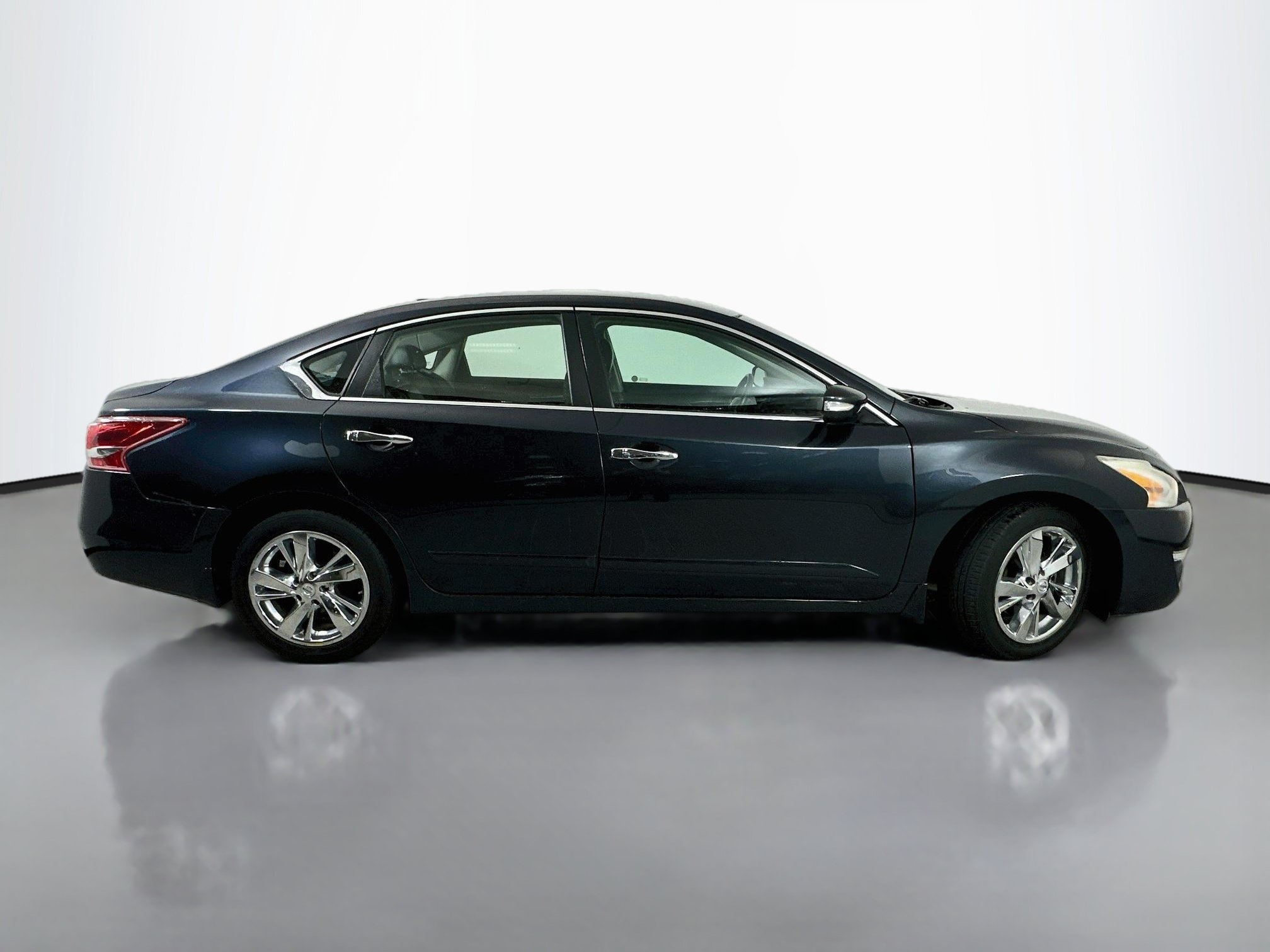 Used 2013 Nissan Altima 2.5 SL FWD image 8