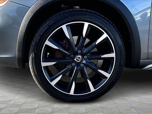 Used 2018 Volvo S60 T5 Cross Country Platinum image 9