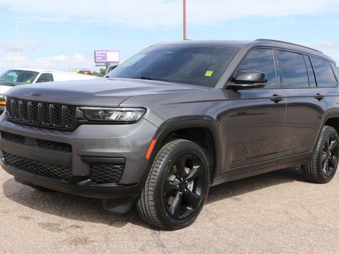 Used 2022 Jeep Grand Cherokee L Laredo AWD/4WD image 3
