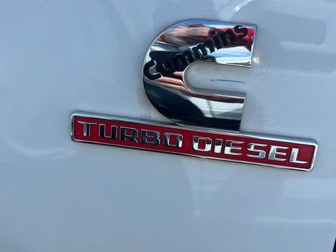 Used 2024 RAM 2500 Laramie AWD/4WD image 2