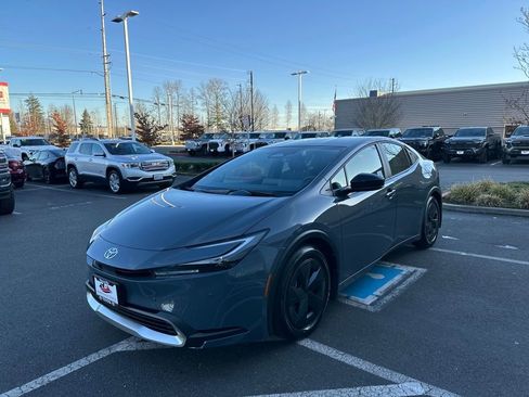 New 2026 Toyota Prius Plug-In Hybrid image 7