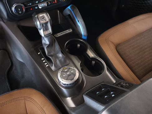 Used 2022 Ford Bronco Outer Banks AWD/4WD image 9