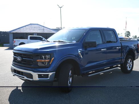 Used 2025 Ford F150 XLT w/ Equipment Group 301A Standard AWD/4WD image 5