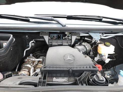 Used 2025 Mercedes-Benz Sprinter 2500 image 39