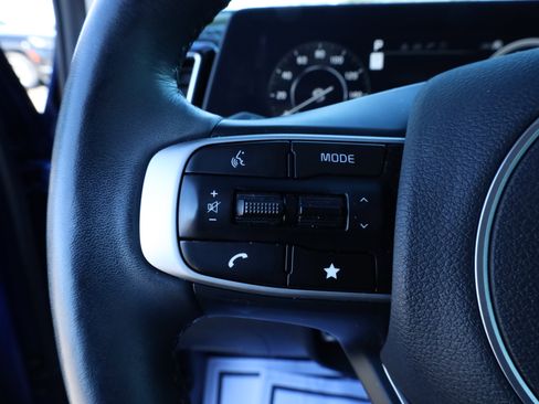 Used 2025 Kia Sportage SX image 29