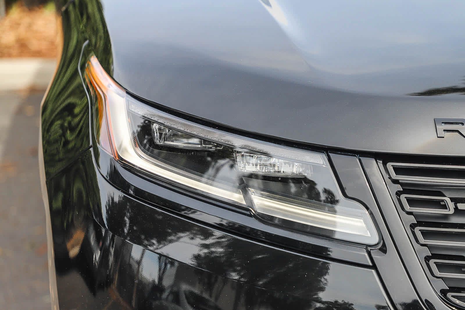 Used 2024 Land Rover Range Rover Velar Dynamic SE AWD/4WD image 4
