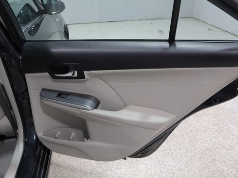 Used 2014 Toyota Camry XLE w/ Leather Package FWD image 22