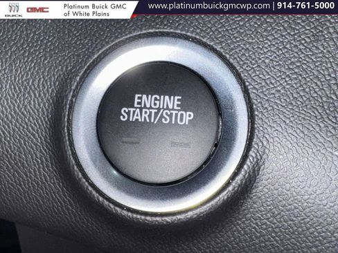 Used 2024 GMC Terrain SLE w/ Driver Convenience Package image 24