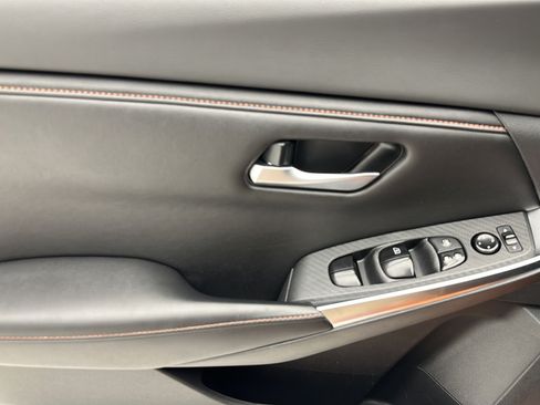 Used 2022 Nissan Sentra SR w/ SR Premium Package FWD image 13
