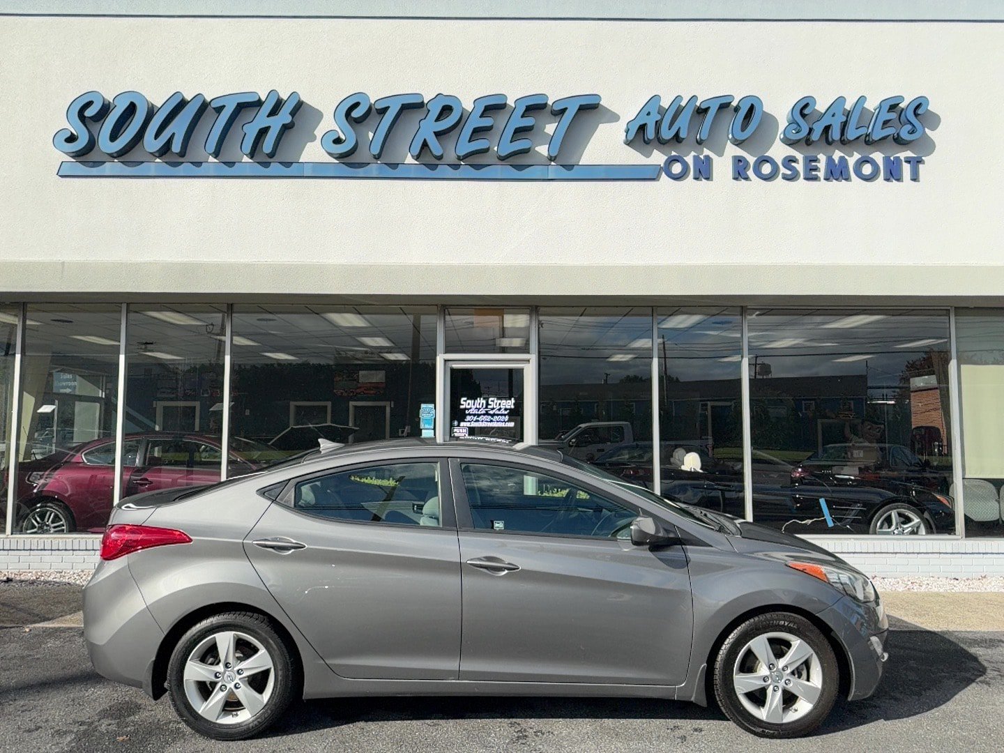 Used 2013 Hyundai Elantra GLS w/ Preferred Pkg FWD image 1