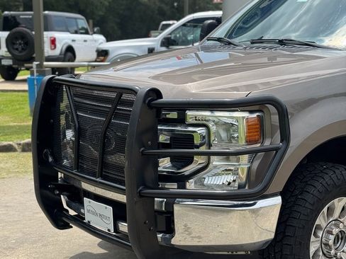 Used 2020 Ford F250 XLT image 2