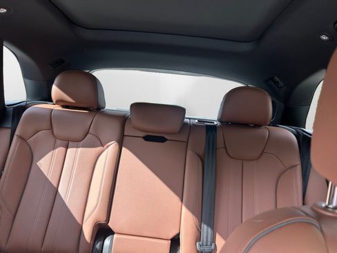 Certified 2024 Audi Q5 e Premium Plus AWD/4WD image 12