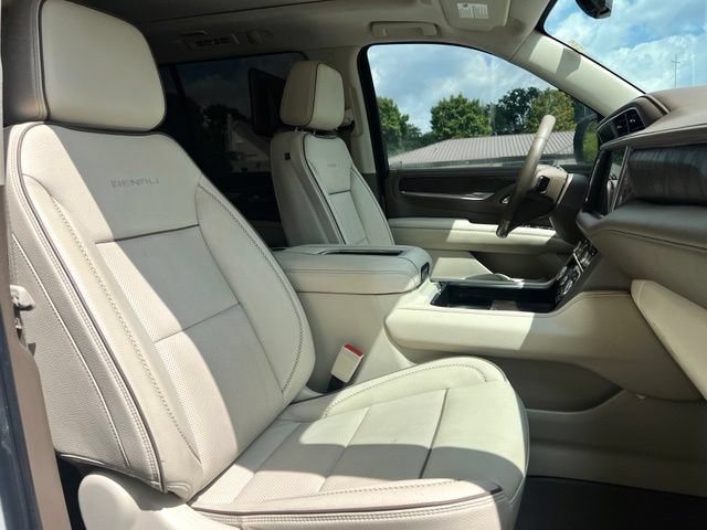 Used 2021 GMC Yukon Denali w/ Denali Premium Package AWD/4WD image 27