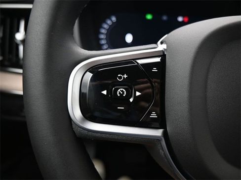 New 2026 Volvo XC90 B6 Core image 25