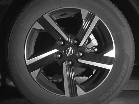 Used 2025 Nissan Sentra SV image 14