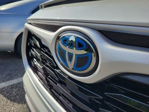 Used 2021 Toyota Highlander XLE image 11