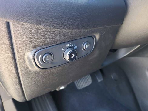 Used 2020 Chevrolet Equinox LT image 35