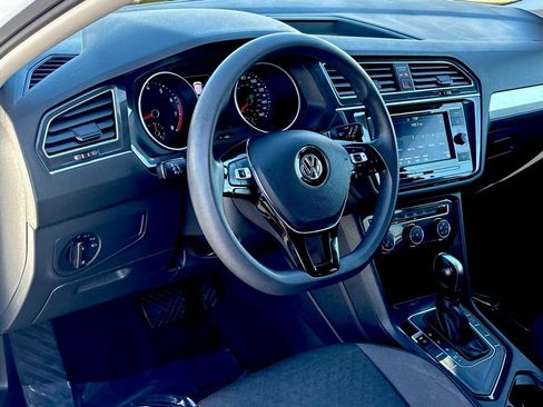 Used 2021 Volkswagen Tiguan S image 9