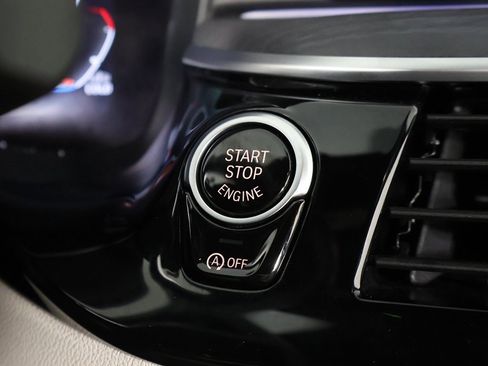 Used 2022 BMW M550i xDrive w/ Dynamic Handling Package image 49