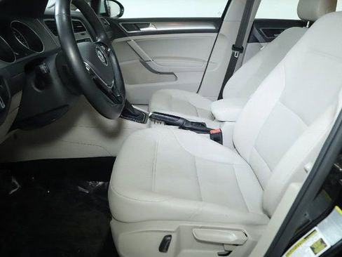 Used 2015 Volkswagen Golf S image 18