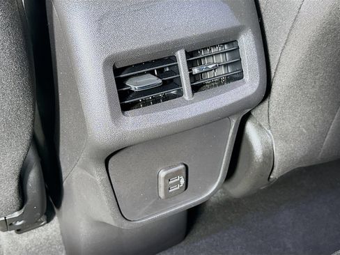 Used 2023 Chevrolet Equinox LT AWD/4WD image 20
