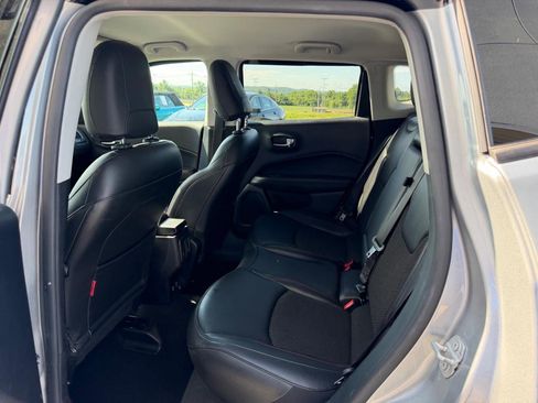 Used 2020 Jeep Compass Trailhawk AWD/4WD image 9