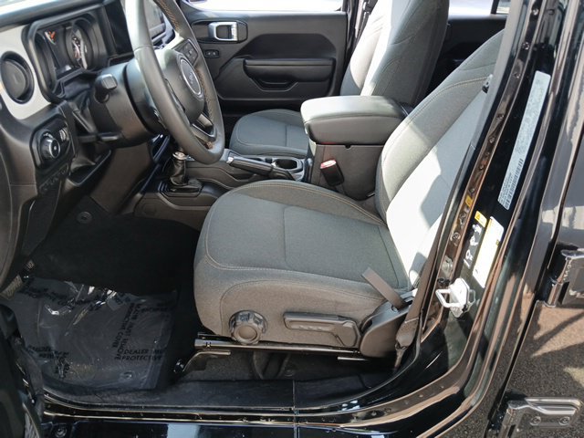 Used 2024 Jeep Wrangler Unlimited Sport AWD/4WD image 29
