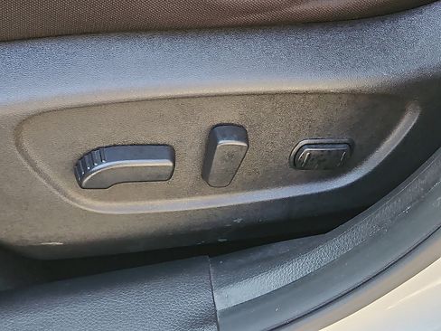 Certified 2019 Nissan Rogue SV image 25