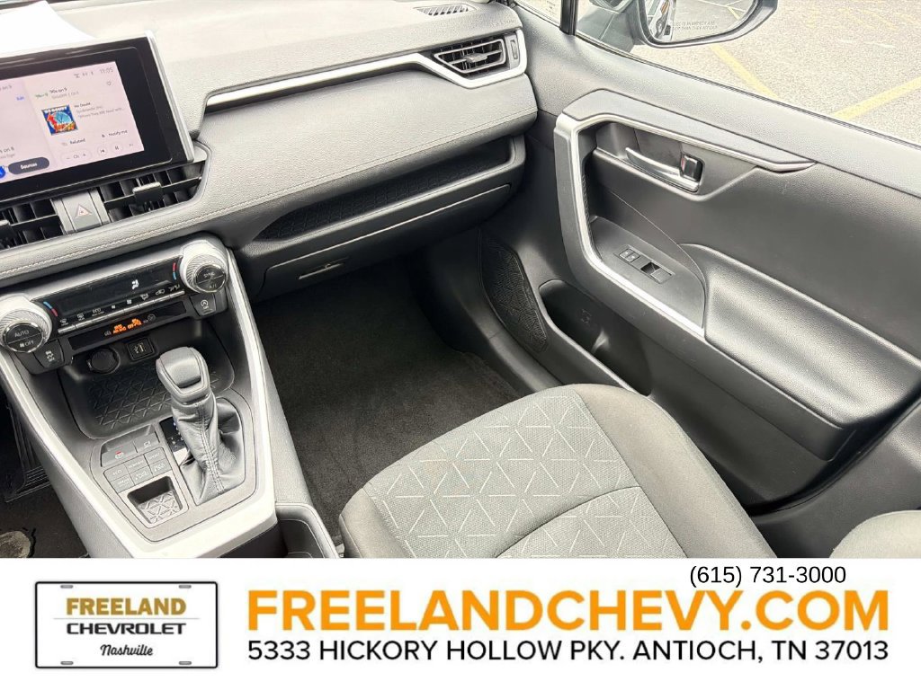 Used 2023 Toyota RAV4 XLE AWD/4WD image 16