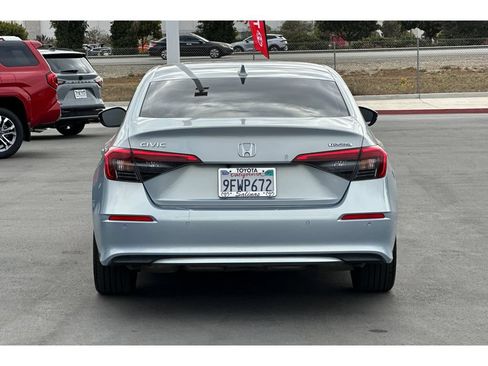 Used 2023 Honda Civic Touring image 5