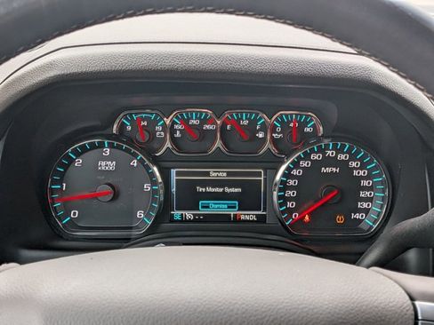 Used 2017 Chevrolet Suburban LT w/ Luxury Package image 11