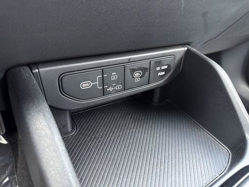 Used 2025 Kia K4 FWD image 26