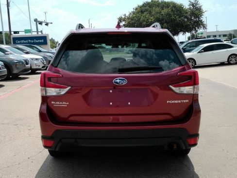 Used 2023 Subaru Forester Premium AWD/4WD image 9