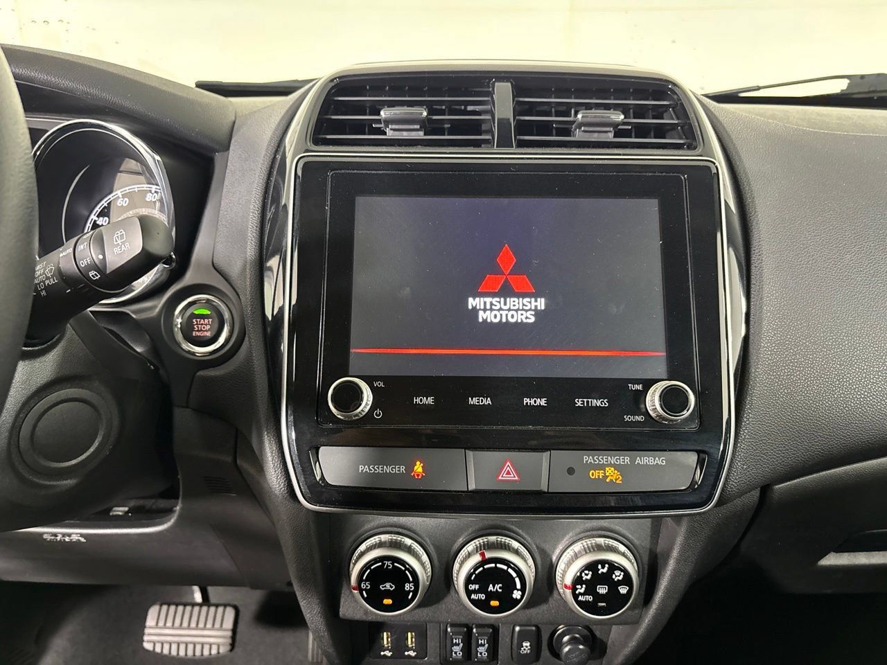 Used 2024 Mitsubishi Outlander Sport SE AWD/4WD image 16