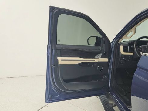 Used 2022 Ford Expedition Max Platinum RWD image 19