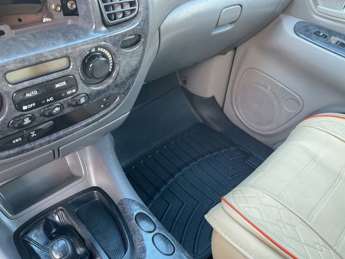 Used 2004 Toyota Sequoia SR5 image 38