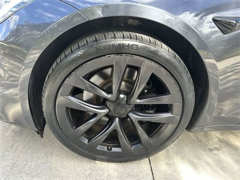 Used 2022 Tesla Model S image 19