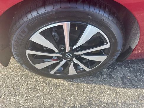 Used 2024 Nissan Sentra SV w/ SV Premium Package FWD image 26