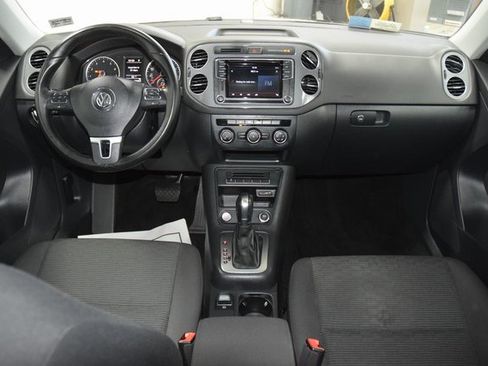 Used 2017 Volkswagen Tiguan Limited w/ Premium Package image 27