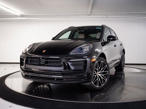 Certified 2026 Porsche Macan AWD/4WD image 1