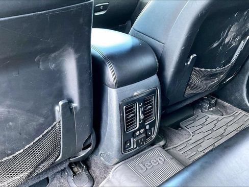 Used 2018 Jeep Grand Cherokee Limited AWD/4WD image 33