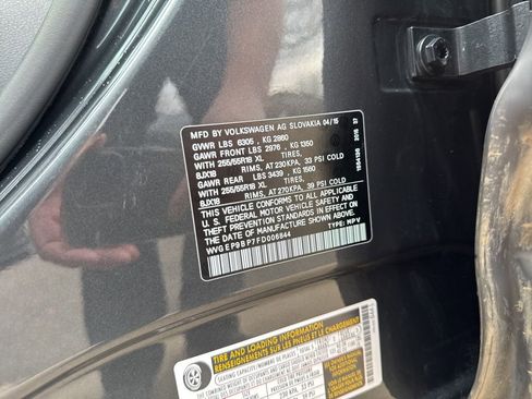 Used 2015 Volkswagen Touareg Sport image 30