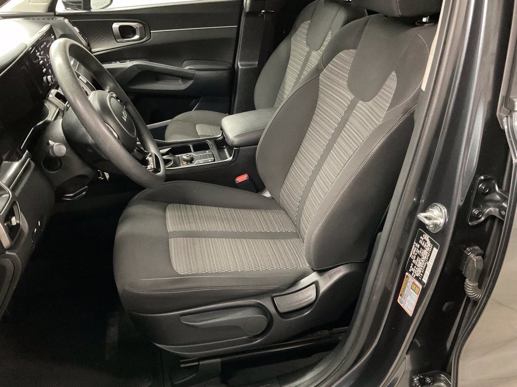 Used 2023 Kia Sorento LX AWD/4WD image 27