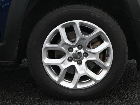 Used 2018 Jeep Renegade Latitude image 13