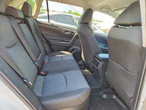 Used 2025 Toyota RAV4 XLE AWD/4WD image 9