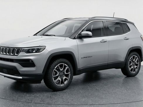Used 2025 Jeep Compass Trailhawk AWD/4WD image 3