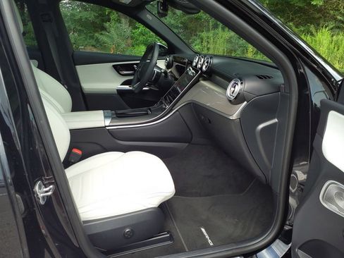 Certified 2025 Mercedes-Benz GLC 350e 4MATIC image 10